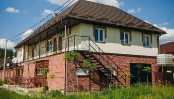 Готель RestHub Zgorany